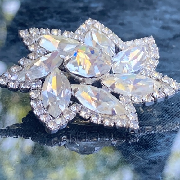 Signed WEISS Rhinestone Star Brooch Vintage Star Brooch Crystal White Rhinestone - Picture 2 of 5